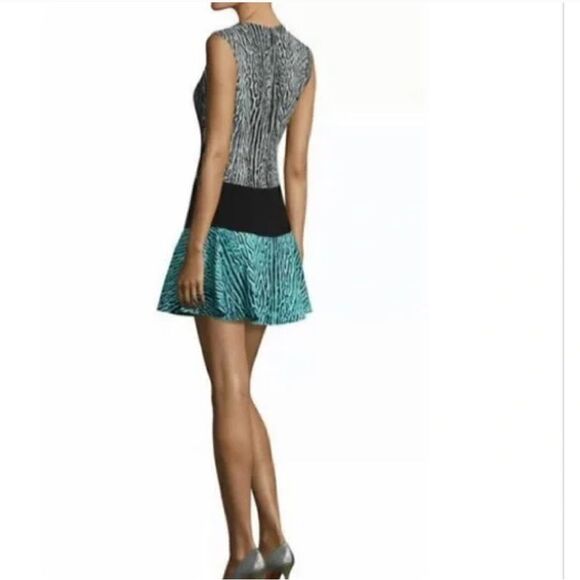 BCBGMAXAZRIA Lillian Animal Print Mini Dress.Size 4 - Picture 2 of 13